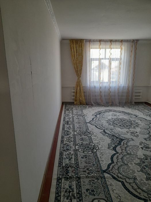 Юкори Чирчик  тумани  Саксанота махалласи. Ховли хонодон ижарага (квар