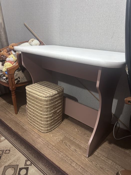 Продам кухонный стол