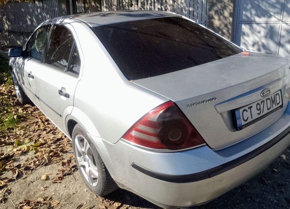 Vând Ford Mondeo