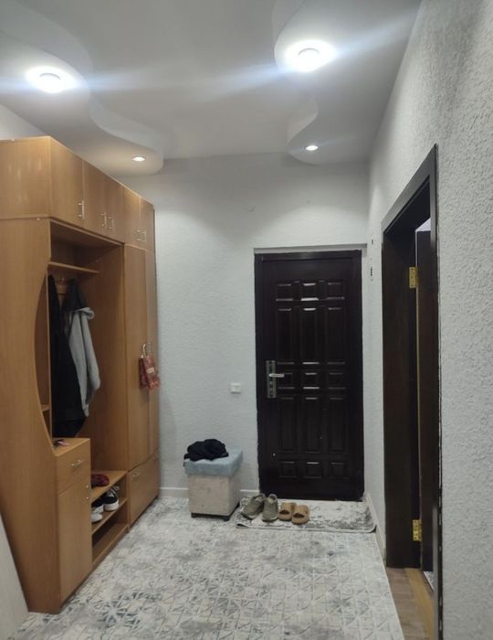 Продается 3х комнатная на м-ве Ахмад Югнаки