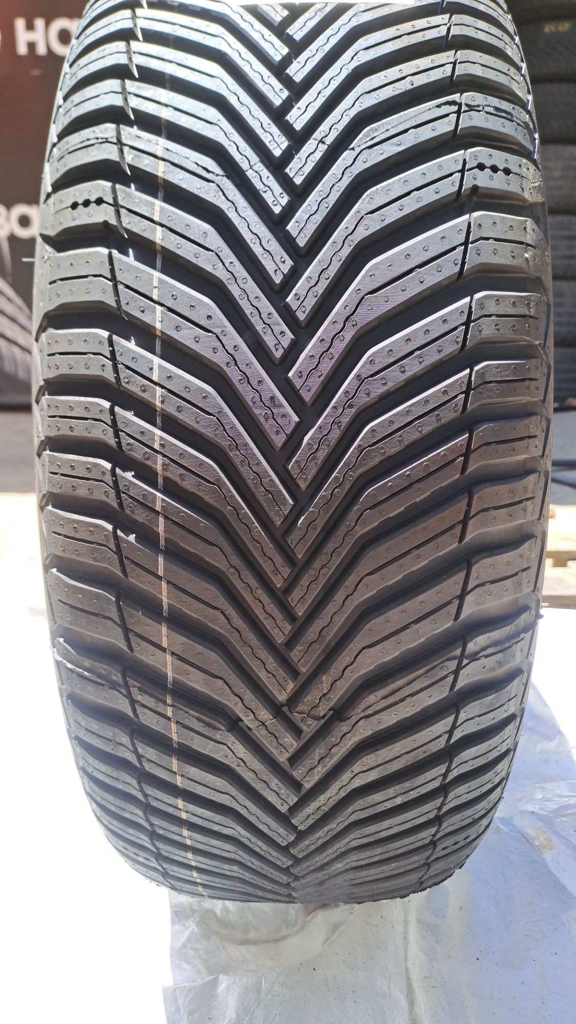 1бр. Нова Всесезонна 225/50/17 Michelin Cross Climate 2