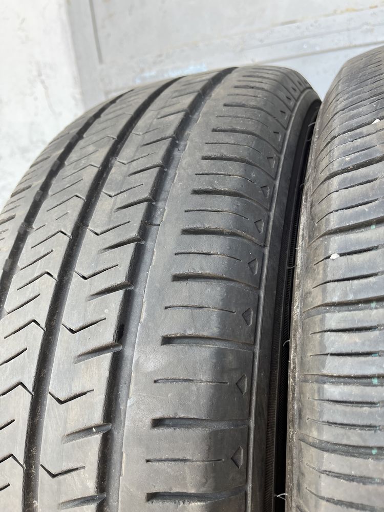 2 бр. гуми за бус 215/65/16C Hankook DOT 1019 6,2 mm