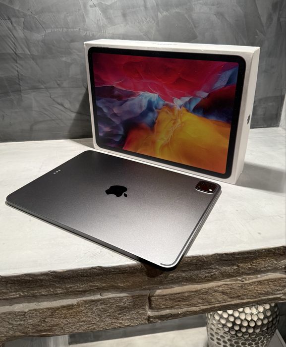 КАТО ЧИСТО НОВ Ipad Pro 11" 256 GB (2 gen)