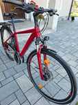 Bicicleta cube intretinuta