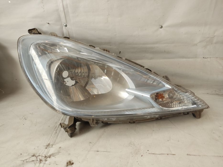 Фара.  honda fit