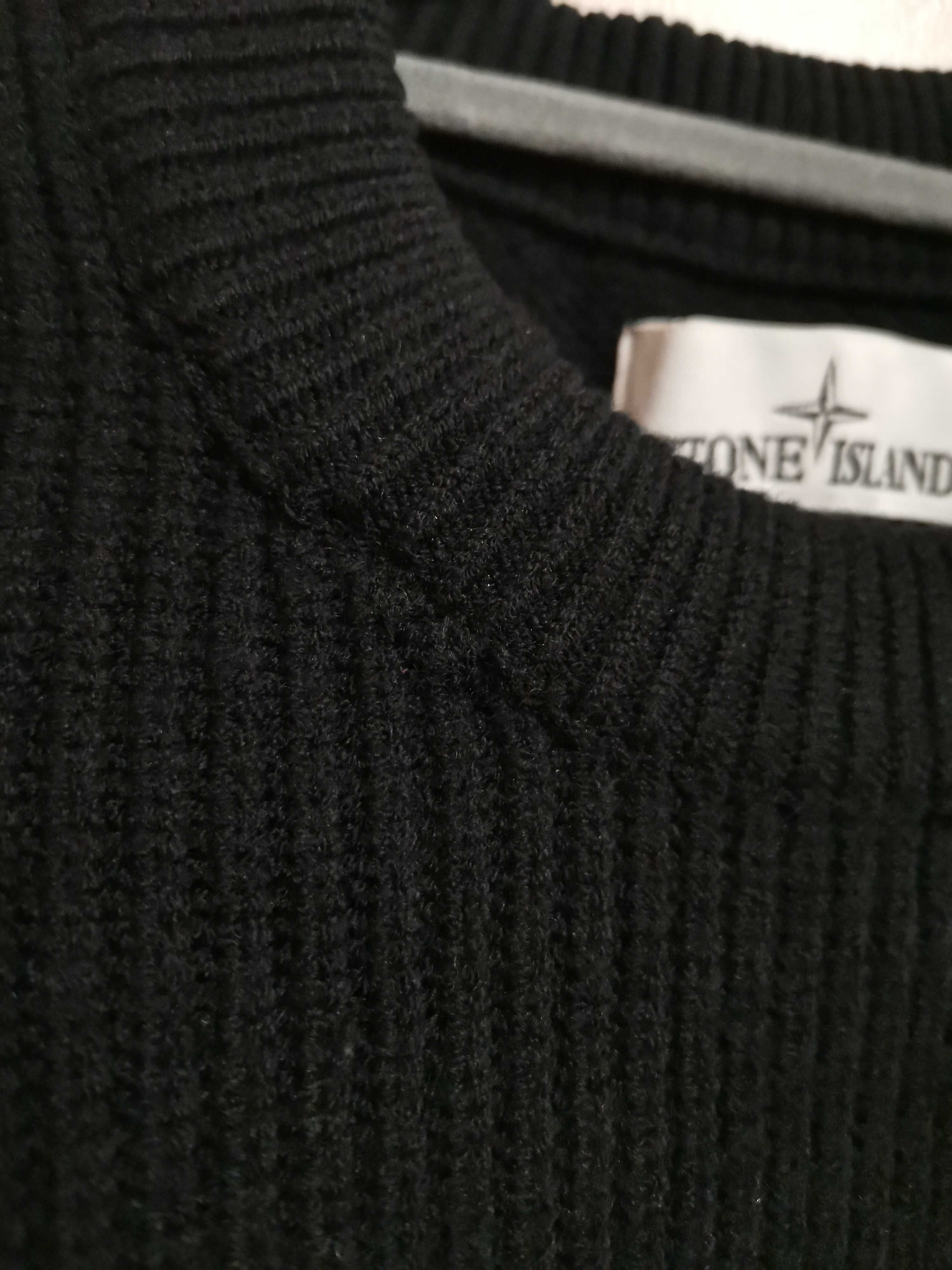 Stone Island 583A1 Stretch Wool Ribbed Knit Vest - Black.