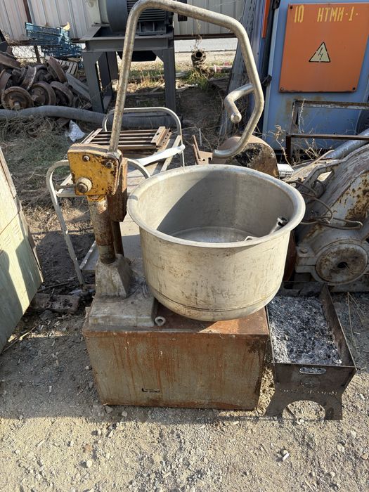 Тестомес 380 В, 1.1 кВт — почти не использованный