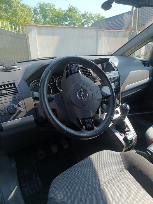 Vând Opel Zafira 1.7 diesel