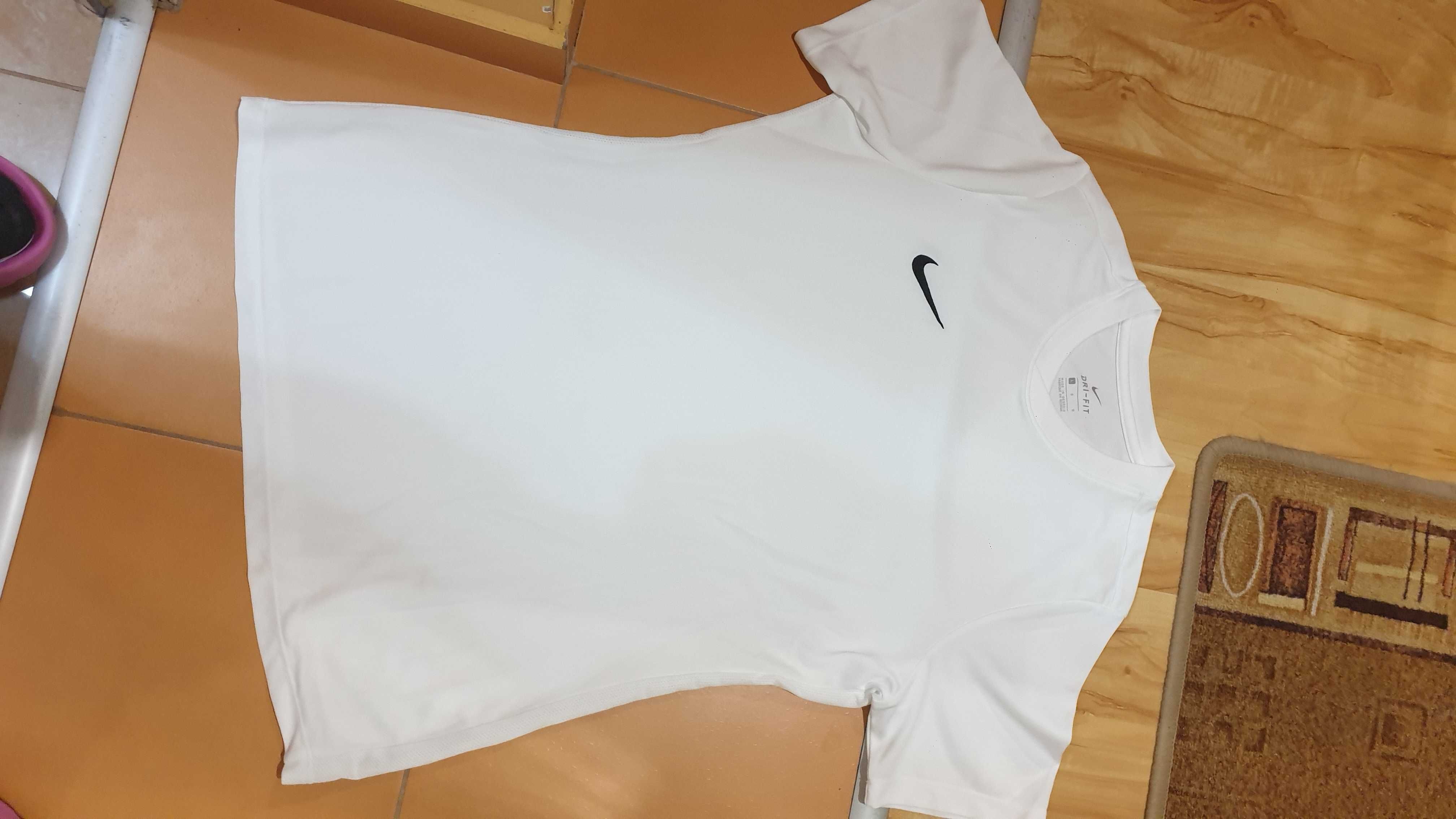 Нов Nike летен  дамски потник и тениска Nike