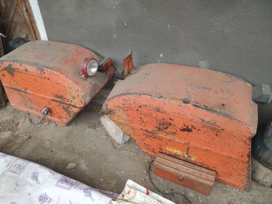 Vând aripi tractor 445