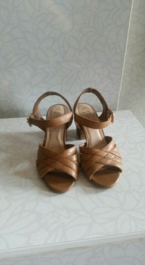 Sandale noi piele naturala bej 38 picior lat
