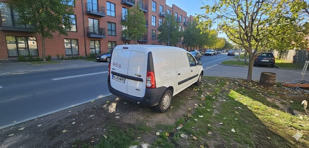Vând  Dacia Logan Van 1.6