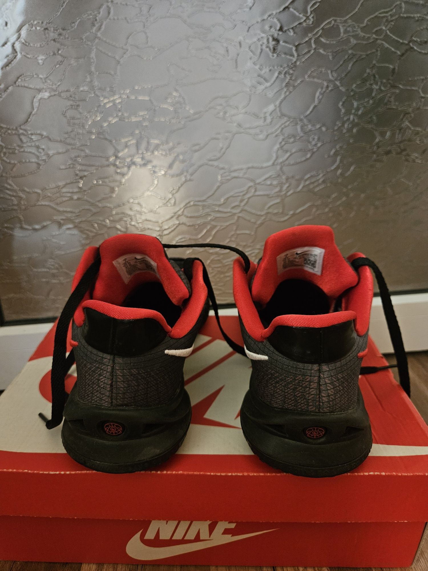 Nike KYRIE 4 low