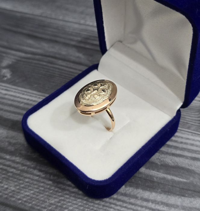 Золотое кольцо Новое вес 1.3гр 585пр Размер 18 код 7245