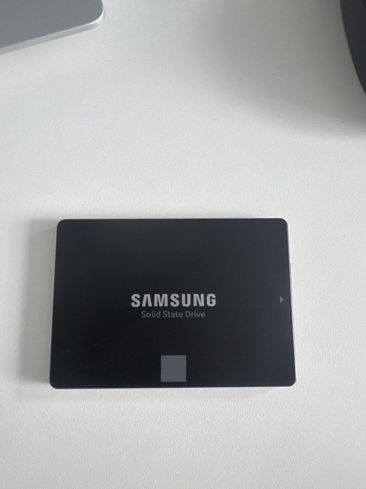 SSD Samsung 500 GB // 870 EVO V-NAND SSD