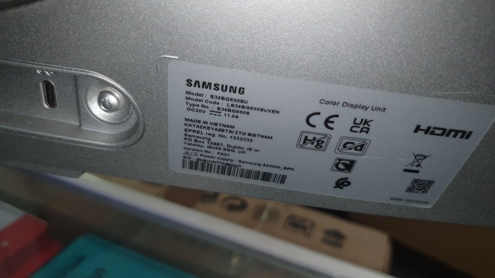 Гейминг монитор Samsung , OLED , 34 инча , Извит