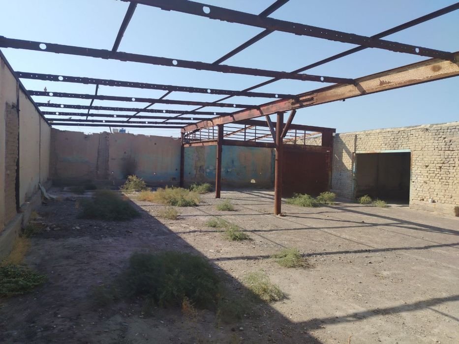 Tinchlik qorg’oni tomonda 7sotix sotiladigan yer bor