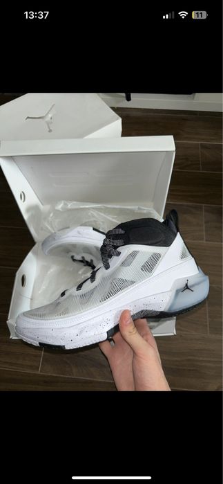 Jordan XXXVII Black White