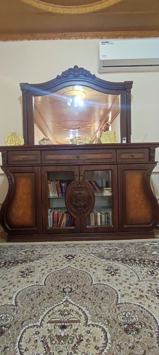 Комод для гостевой зал хороший состояние идеально