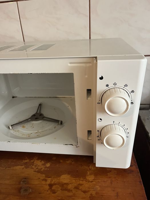 Cuptor cu microunde