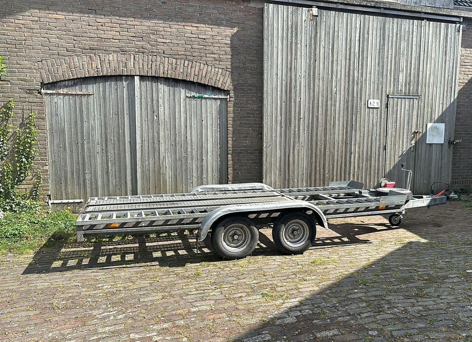 Platforma Van Weel 2001 VW AT