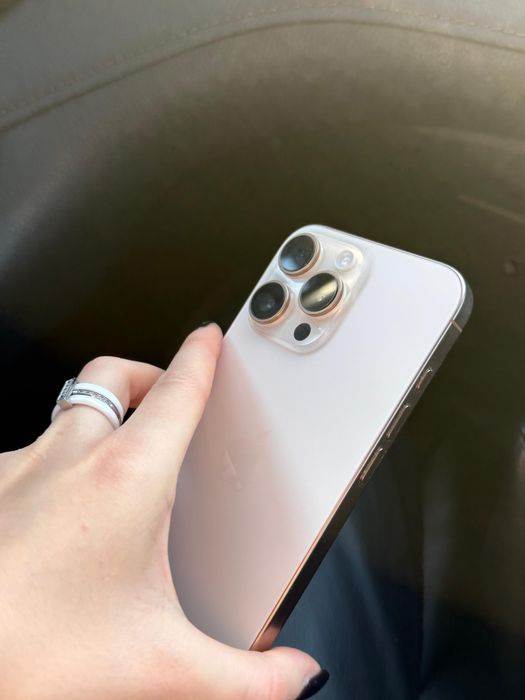 Продается Iphone 16 pro max