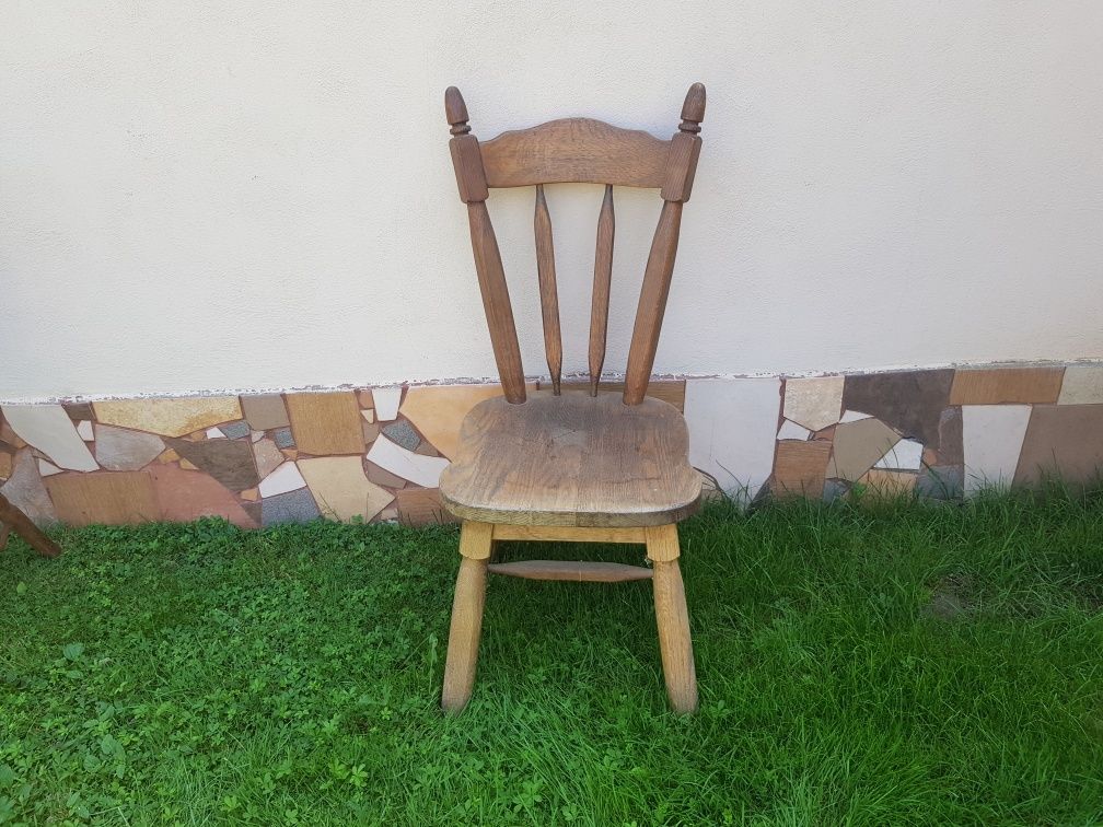 Vand  scaune  vechi