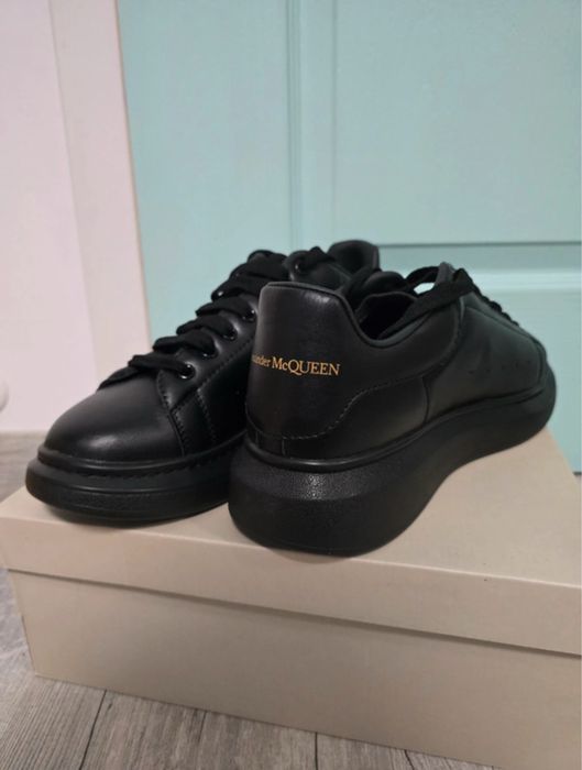 Adidasi Alexander McQueen Black la DOAR 249 Lei