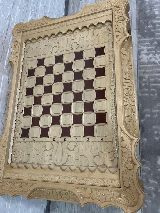 Продам шахматный  стол