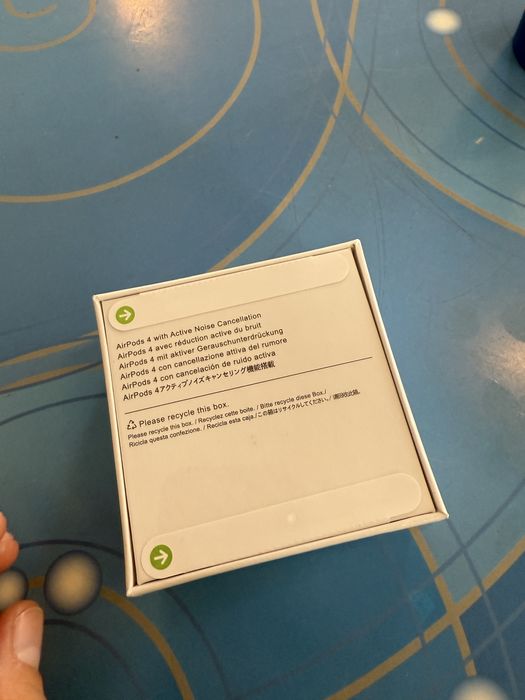 Vand  casti airpods 4 produs nou