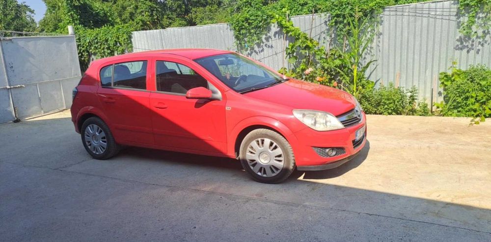 Opel Astra H. Motor 1.7.