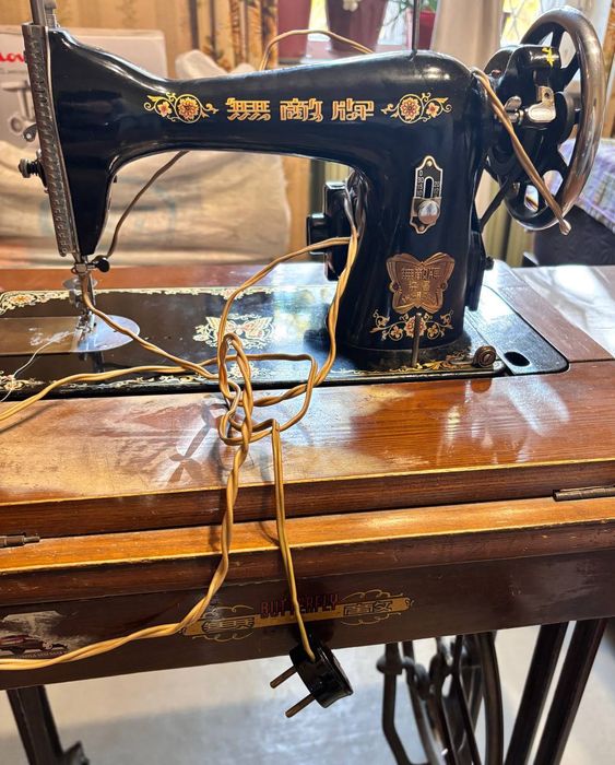 Продается швейная машина