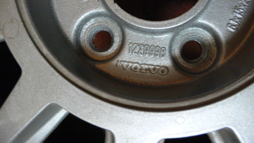 Volvo джанта 15 цола, 6х15. Оригинал! 1бр. Волво.