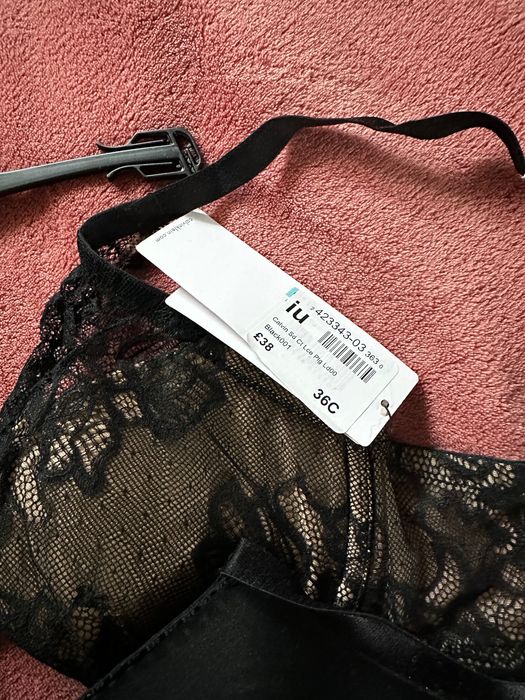 Нови сутиени Calvin Klein