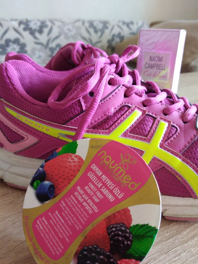 Розови дамски маратонки, цикламени Asics