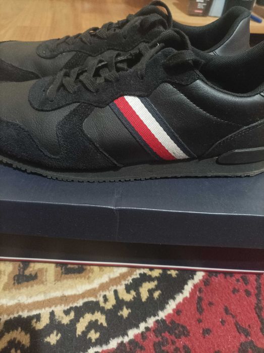 Vând adidas Tommy Hilfiger