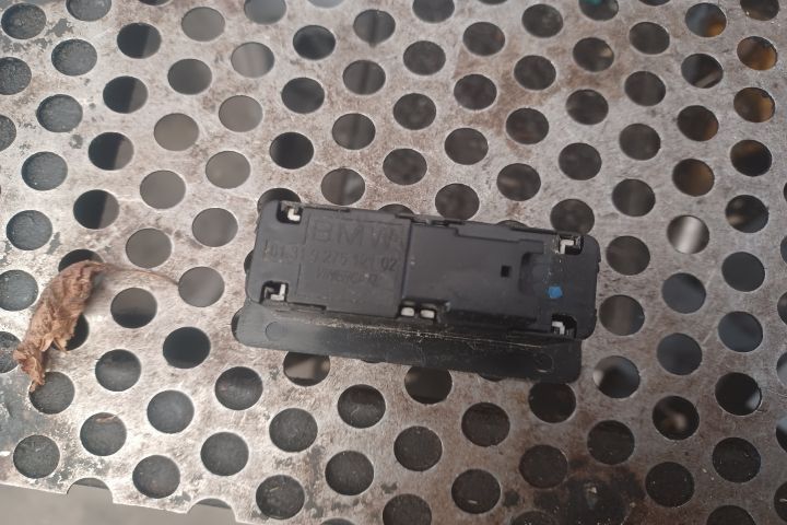 Buton deschidere usita rezervor BMW Seria 5 F11 [2009 - 2013] Touring