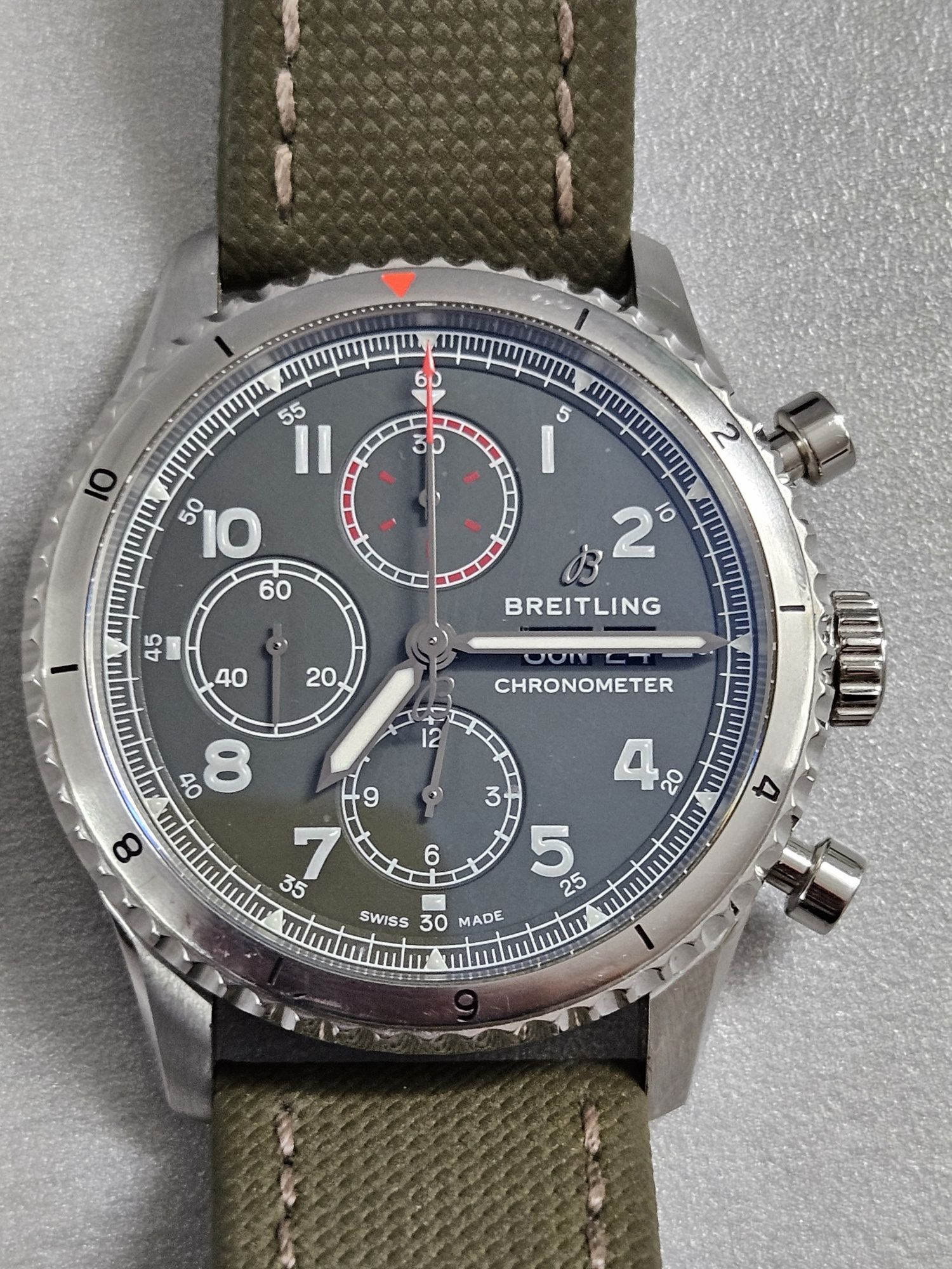 Breitling AVIATOR 8 chronograph 43 CURTISS WARHAWK оригинален часовник