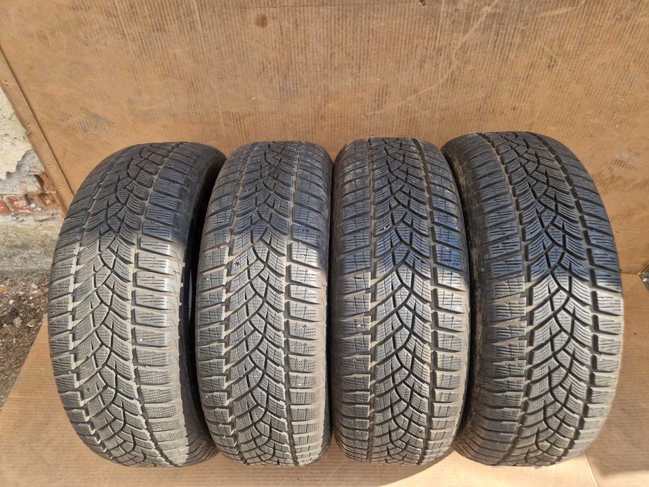 4 Goodyear R16 215/65
Зимни гуми 
DOT4719