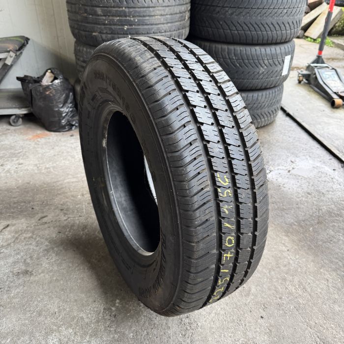 225/70/15C Чисто нова бусова гума 2016 дот