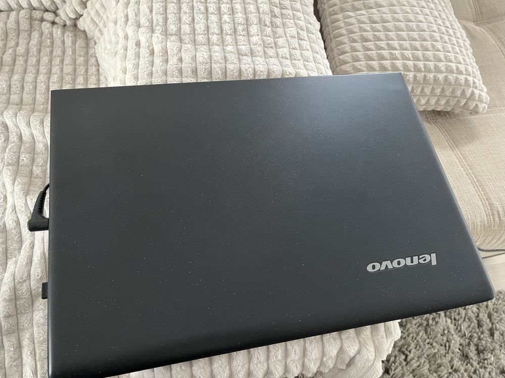 Vand laptop Lenovo