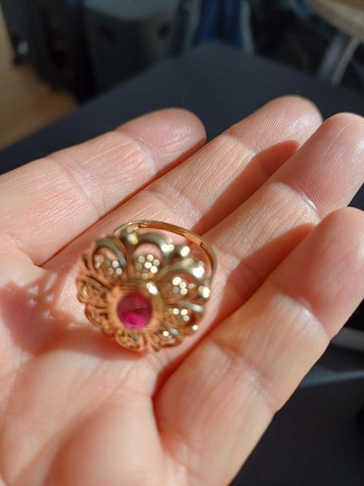 Superb inel de aur galben de 14k