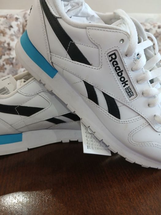 Чисто нови мъжки маратонки