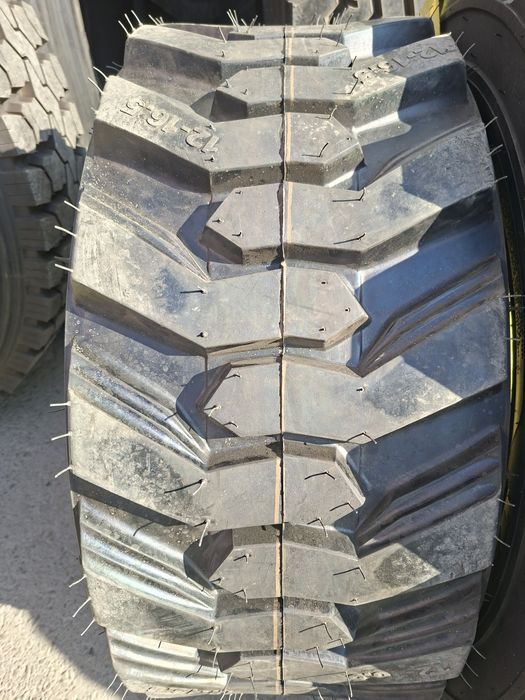 Автошина 12-16.5 экскаватор , погрузчик 10-16.5