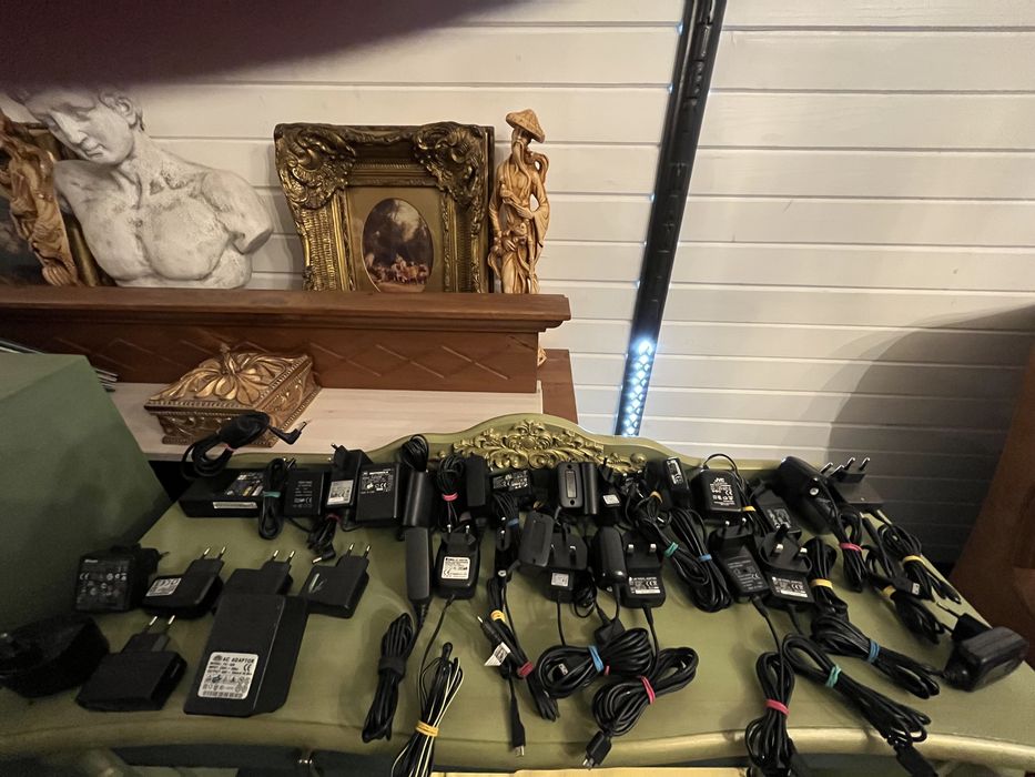 Lot de încărcătoare și cabluri