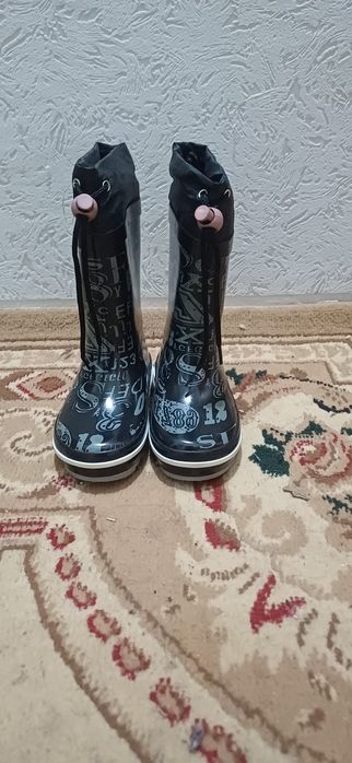 Новые детские резиновые сапоги с утеплённые флисом 24р.