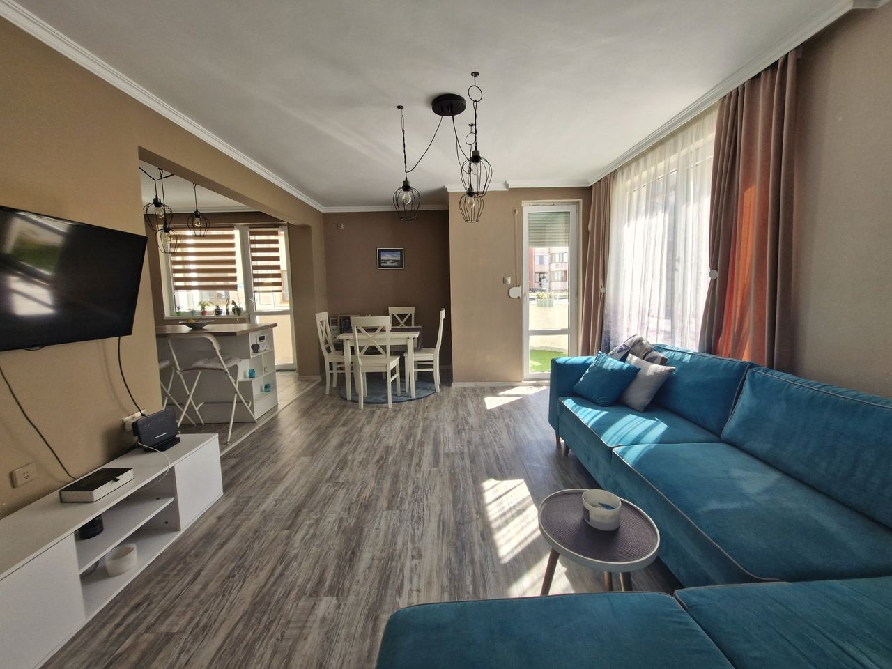 Продава се Тристаен апартамент в Бургас, Лазур - 112 кв.м за 2259 €/кв.м - Снимка #8