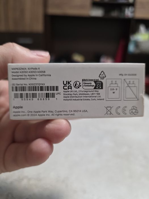 Оригинални слушалки AirPods 4