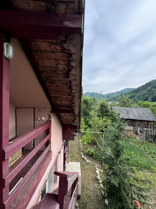 Vand sau schimb cu Bucureşti-Casǎ tip vilǎ Olǎnesti teren 800mp