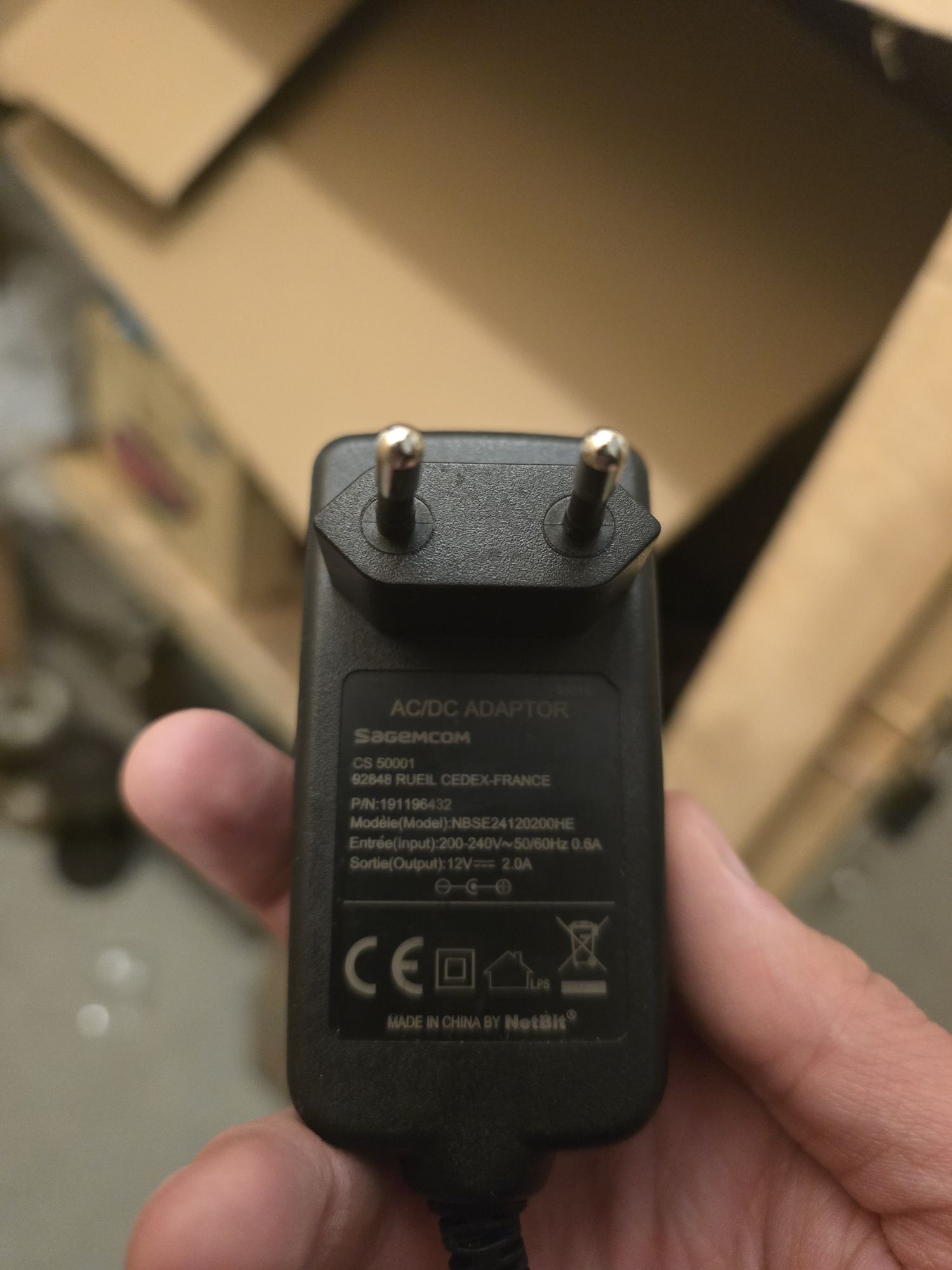 Alimentator 12V 2A